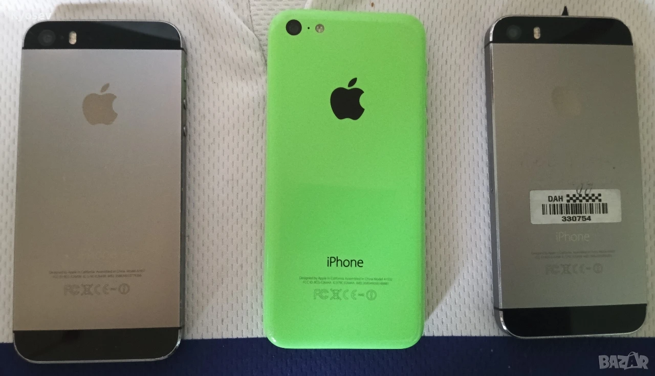 Три телефона iPhone, снимка 1