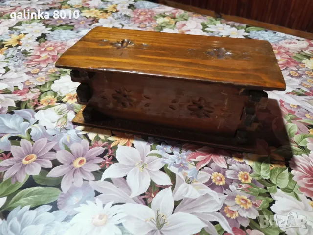 Стара интересна дървена кутийка, снимка 2 - Антикварни и старинни предмети - 56601600