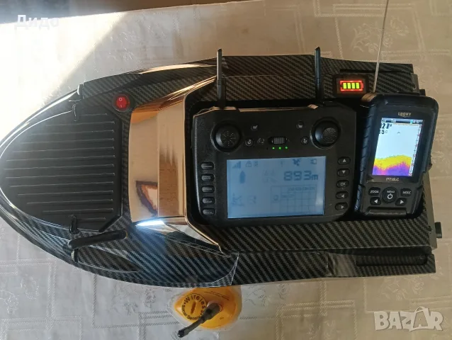 Лодка за захранка Flytec V080 с GPS, снимка 2 - Такъми - 56675042