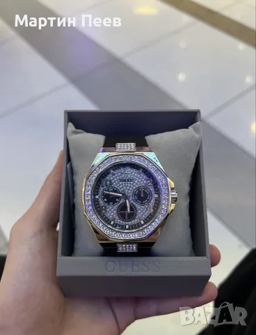 Часовник Guess Swarovski