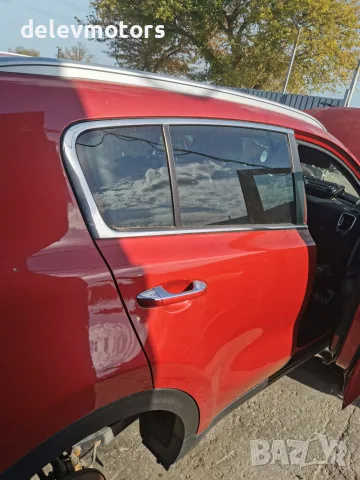 77004D9000 Задна дясна врата Червен цвят, цената е за необорудвана врата за Kia Sportage 1.6 T-GDI