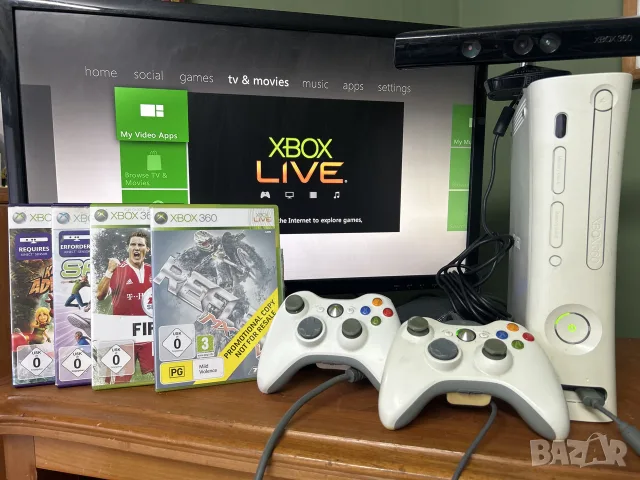 Xbox 360 + два джойстика + Kinect + игри