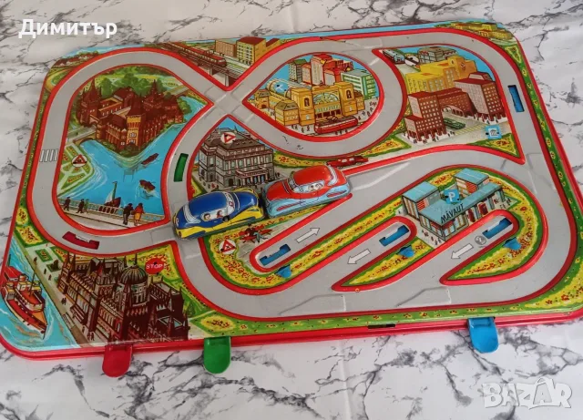 Ретро ламаринена играчка писта и колички Lemezárugyár (Унгария, 1960/70-те) – За части / Реставрация