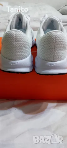 Нови оригинални дамски маратонки  Nike, снимка 5 - Маратонки - 56701177