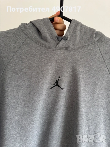 Сив Jordan суичър с качулкa. Носен, в добро състояние.