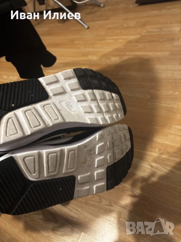 Маратонки Nike Air 42 номер, снимка 7 - Спортни обувки - 56716538
