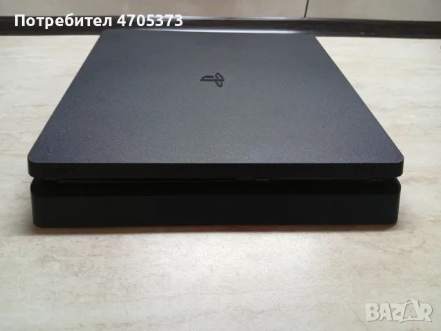 Продавам Sony PlayStation 4 Slim (PS4) + 3 контролера + оригинални кабели 140 €