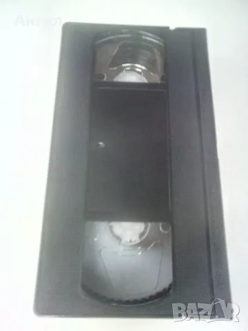 Лара Крофт на VHS, снимка 8 - Екшън - 56732035