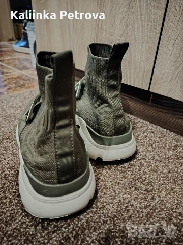 Дамски леки кецове. 
