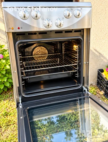 Готварска печка Gorenje с керамичен плот и с вентилатор, снимка 3 - Печки, фурни - 56616120