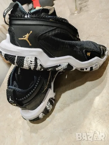 маратонки Jordan why not