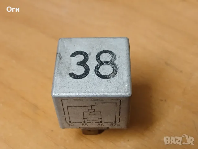 Реле за Фолксваген Голф 2 и Ауди 80  191 906 383A  /  191906383A  № 38