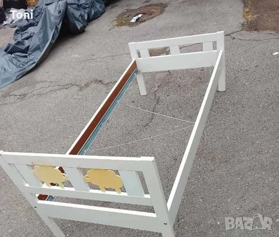 Детско легло IKEA Kritter с подматрачна рамка и матрак 
