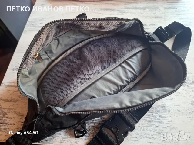 Чанта тип бъбрек The North Face, снимка 3 - Чанти - 56560714