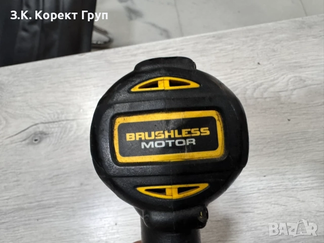 Акумулаторен Винтоверт DEWALT DCD790 , снимка 9 - Винтоверти - 56664718
