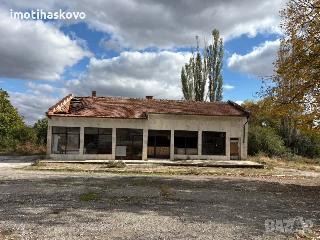 Продава се масивна сграда с отличен потенциал за бизнес или туризъм в китното село Планиново