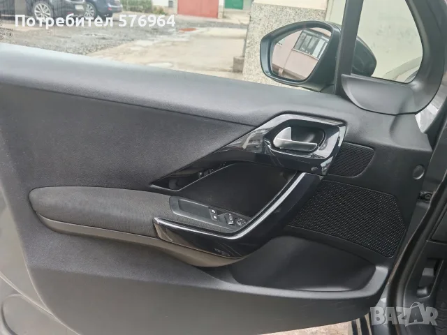 Пежо 208 1,6 HDI, снимка 11 - Автомобили и джипове - 56679863