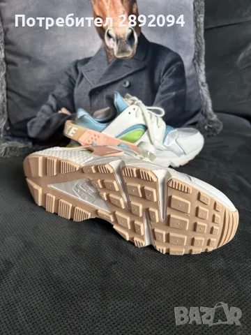 Дамски маратонки Nike Air Huarache, снимка 8 - Маратонки - 56655686